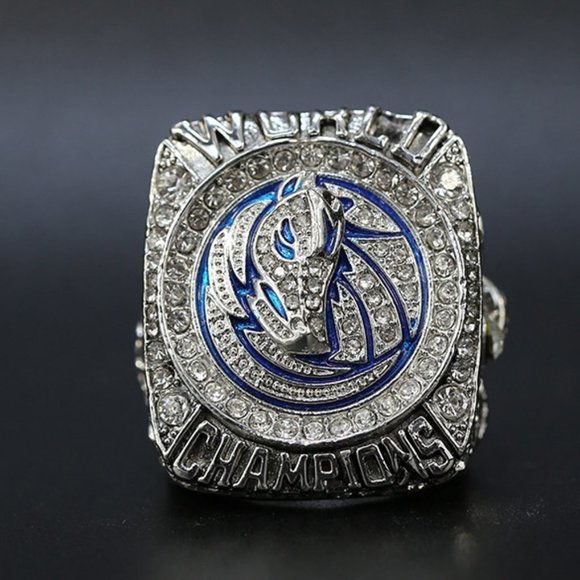 Dallas Mavericks 2011 Fan Championship Ring Dirk - Picture 4 of 7